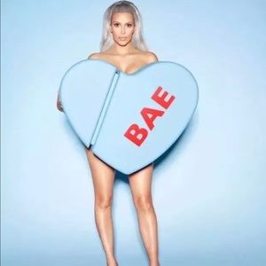 Kim Kardashian KkW Kimoji Heart perfume Bae